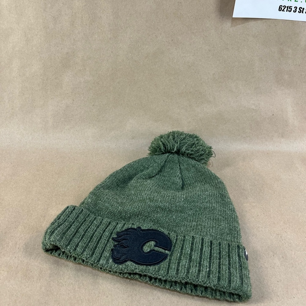 NHL Calgary Flames Fanatics Pop-Pom Beanie (One Size)